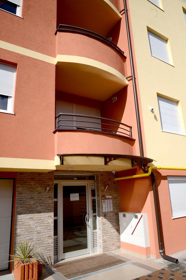 Appartamento "Sonja Apartman" Jagodina Esterno foto